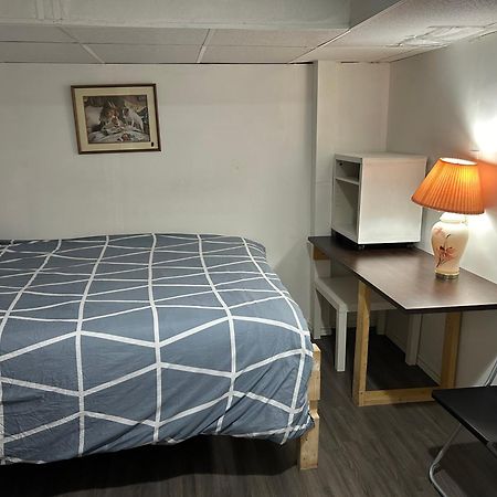 Quiet And Comfortable Homestay Oakville Exterior photo
